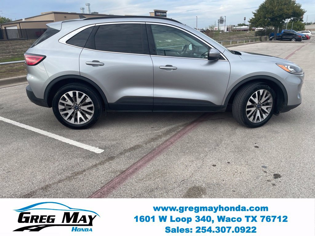 Used 2022 Ford Escape Titanium AWD/4WD image 2