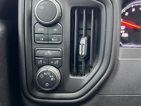 Used 2022 Chevrolet Silverado 1500 Custom image 13