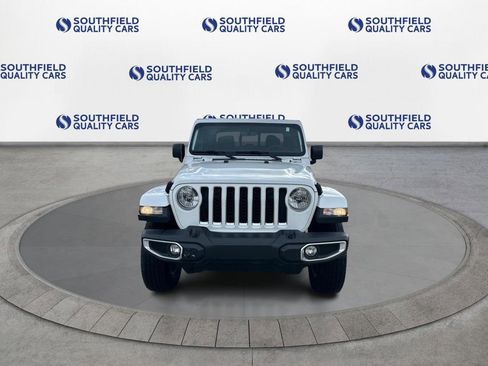 Used 2023 Jeep Gladiator Overland image 9