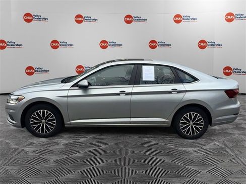 Used 2019 Volkswagen Jetta image 4