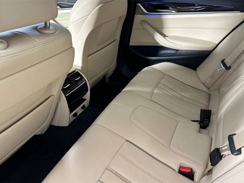 Used 2018 BMW 530e RWD image 13