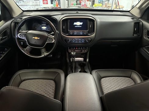 Certified 2022 Chevrolet Colorado Z71 w/ Z71 Midnight Edition image 17