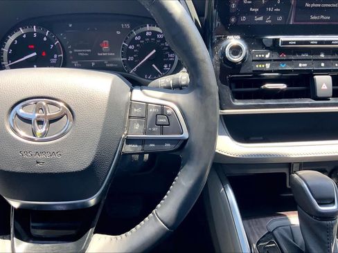 Used 2021 Toyota Highlander Platinum AWD/4WD image 25