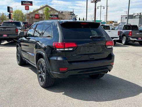 Used 2022 Jeep Grand Cherokee Laredo X AWD/4WD image 6