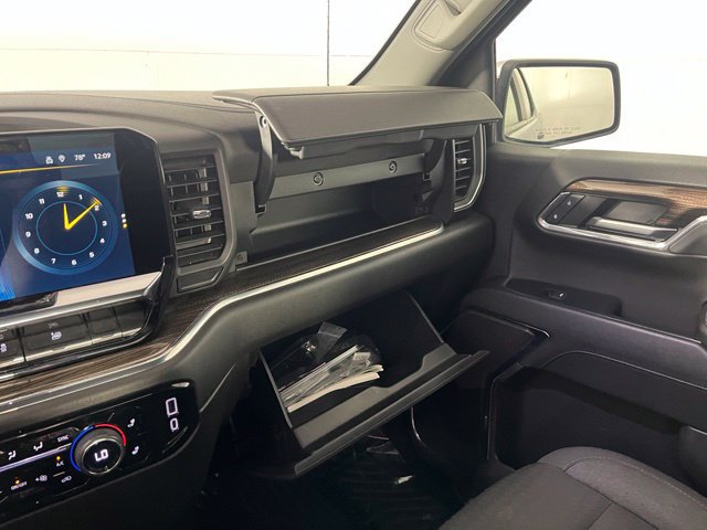 Used 2024 Chevrolet Silverado 1500 LT AWD/4WD image 22