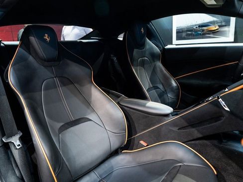 Certified 2022 Ferrari Roma image 38