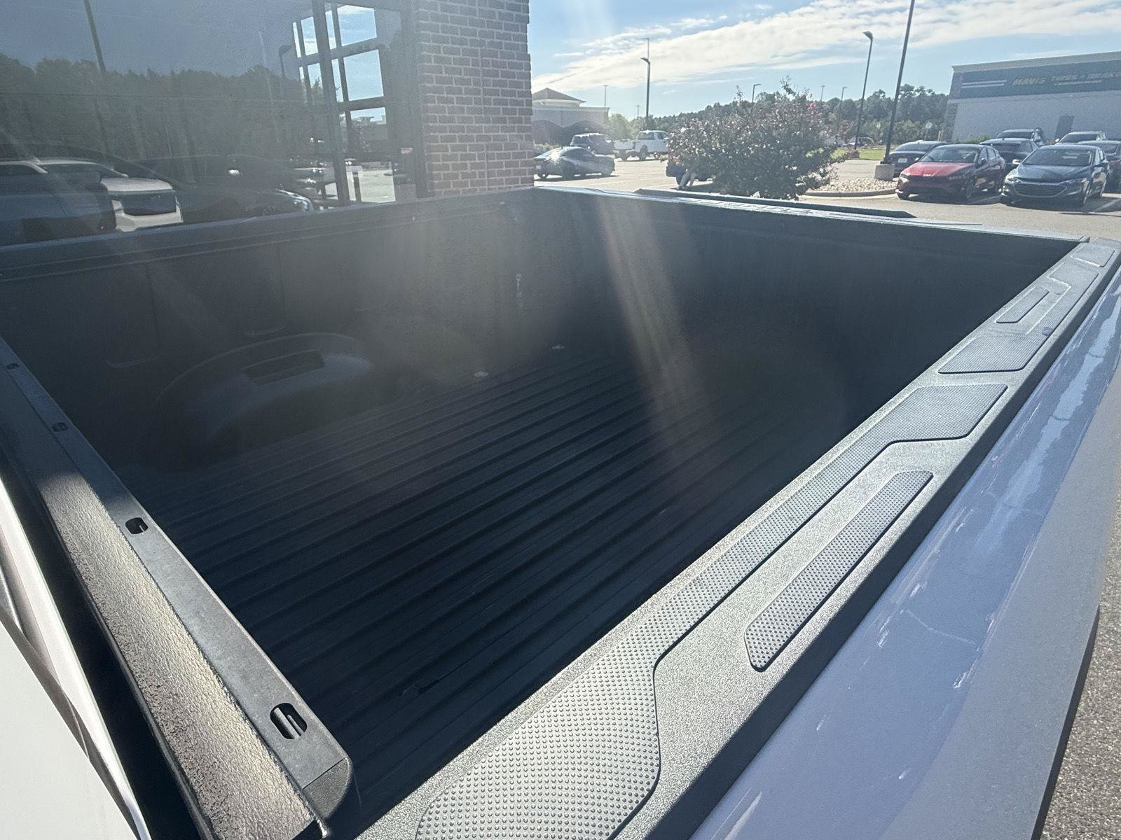 Used 2022 Toyota Tundra SR5 AWD/4WD image 24