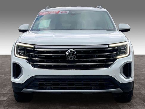 Used 2024 Volkswagen Atlas SE AWD/4WD image 2