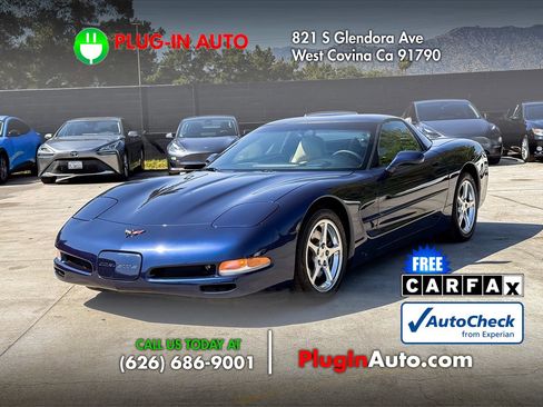 Used 2001 Chevrolet Corvette Coupe w/ Preferred Equipment Group2 RWD image 2