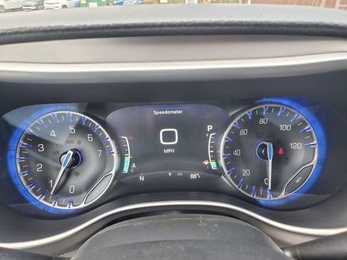 New 2027 Chrysler Pacifica Select AWD/4WD image 12