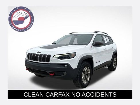 Used 2019 Jeep Cherokee Trailhawk AWD/4WD image 1