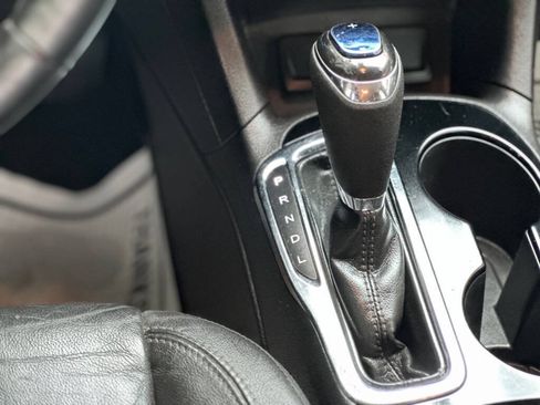 Used 2017 Chevrolet Cruze Premier FWD image 10