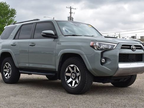 Used 2022 Toyota 4Runner TRD Off-Road Premium w/ Moonroof Package AWD/4WD image 3