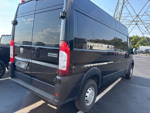 Used 2023 RAM ProMaster 2500 FWD image 3