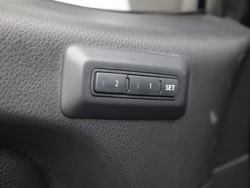 Used 2016 Nissan Titan SL RWD image 14