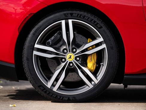 Used 2019 Ferrari Portofino image 41