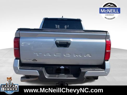 Used 2024 Toyota Tacoma SR5 AWD/4WD image 7