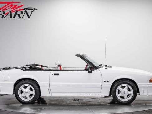 Used 1992 Ford Mustang GT RWD image 6