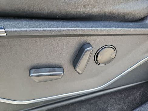 Used 2022 Ford F150 Lariat AWD/4WD image 15