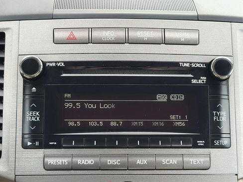 Used 2011 Toyota Venza AWD image 17