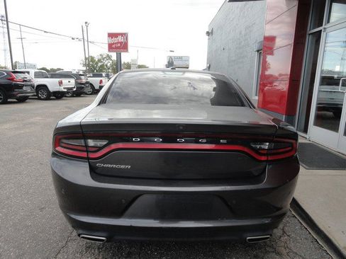Used 2019 Dodge Charger SXT w/ Leather Interior Group image 8