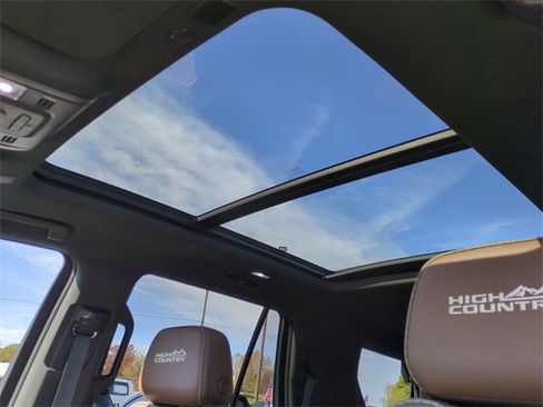 Used 2023 Chevrolet Tahoe High Country w/ Premium Package image 22