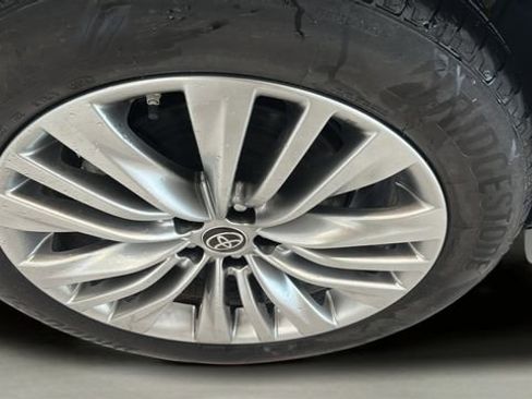 Used 2025 Toyota Highlander Platinum AWD/4WD image 24