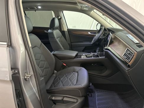 New 2026 Volkswagen Atlas SE FWD image 25