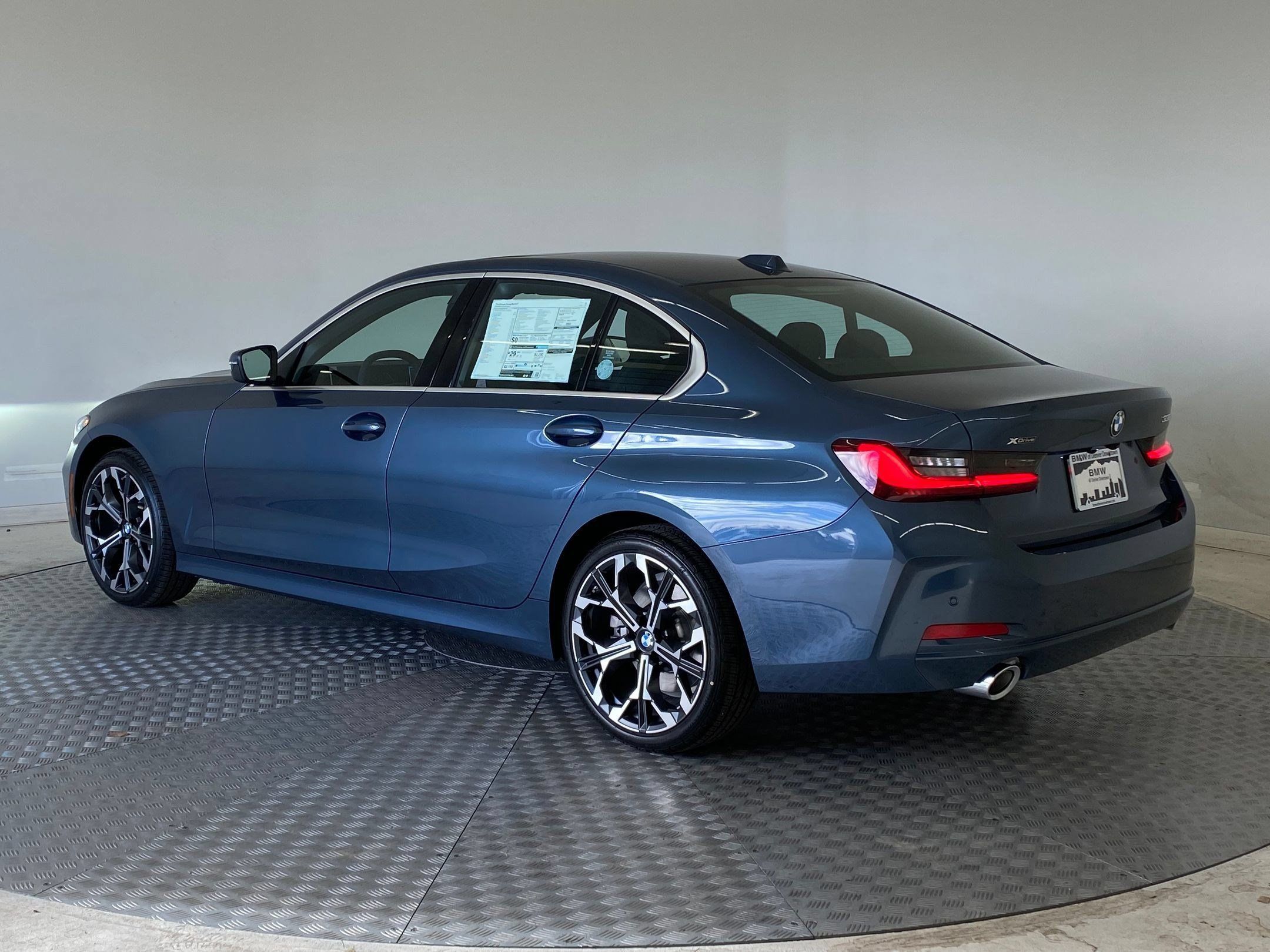 Used 2026 BMW 330i xDrive Sedan w/ Convenience Package AWD/4WD image 3