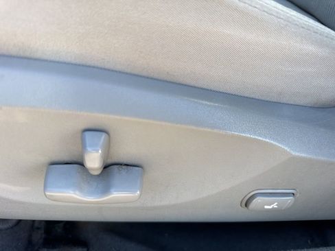 Used 2010 Subaru Forester 2.5X Premium w/ Utility Pkg image 7