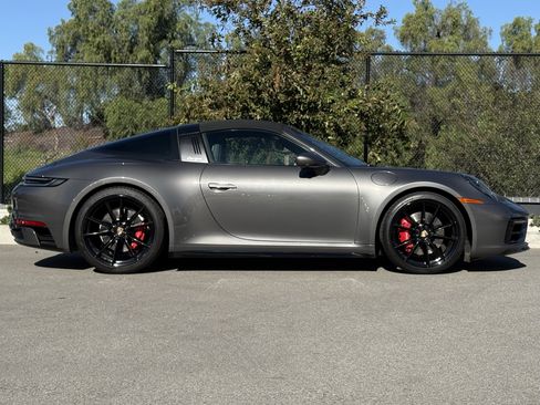 Certified 2022 Porsche 911 Targa 4S image 8
