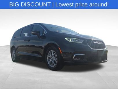 Used 2023 Chrysler Pacifica Touring-L