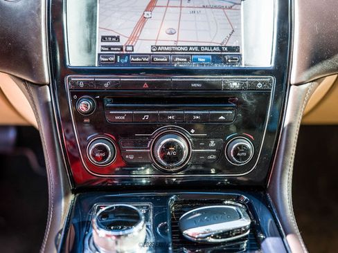 Used 2012 Jaguar XJ RWD image 59