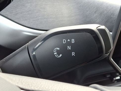 New 2025 Volkswagen ID. Buzz Pro S image 9