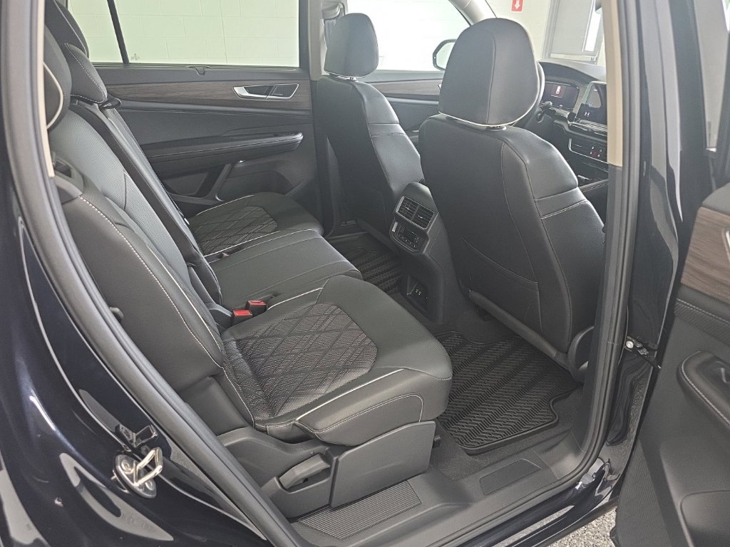 New 2026 Volkswagen Atlas SEL Premium R-Line AWD/4WD image 13