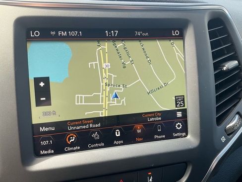 Certified 2023 Jeep Cherokee Altitude Lux image 10