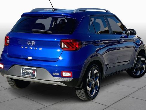 Certified 2025 Hyundai Venue SEL image 12