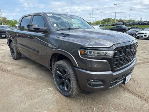 New 2026 RAM 1500 4x4 Crew Cab image 7