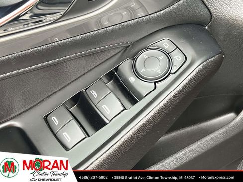 Certified 2023 Chevrolet Traverse LT FWD image 18
