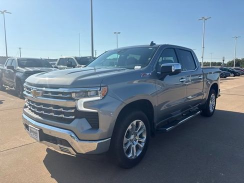 Used 2024 Chevrolet Silverado 1500 LTZ AWD/4WD image 7