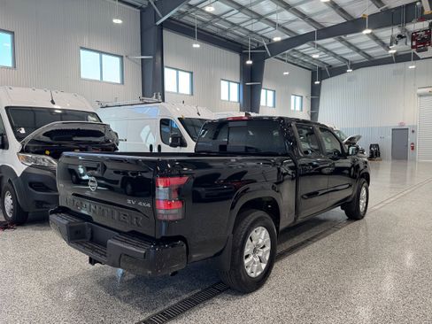 Used 2024 Nissan Frontier SV w/ Technology Package AWD/4WD image 5