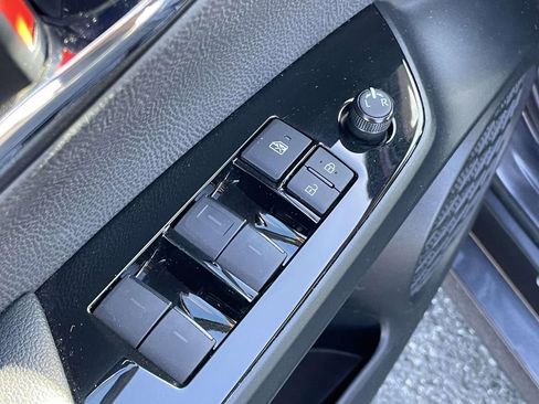 Used 2020 Toyota Prius Prime Limited image 17