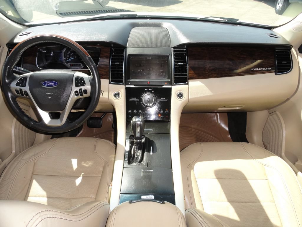 Used 2015 Ford Taurus Limited w/ Equipment Group 301A FWD image 6