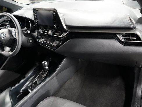 Used 2019 Toyota C-HR LE FWD image 30