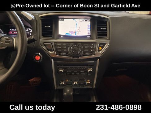 Used 2020 Nissan Pathfinder SL AWD/4WD image 19
