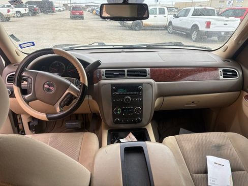 Used 2011 GMC Yukon XL SLE w/ Convenience Package image 12