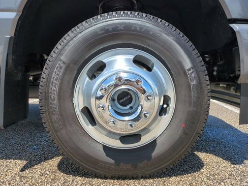 New 2025 Ford F350 Platinum w/ FX4 Off-Road Package image 11