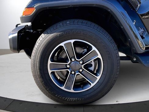 Certified 2023 Jeep Wrangler Sahara w/ Cold Weather Group image 32