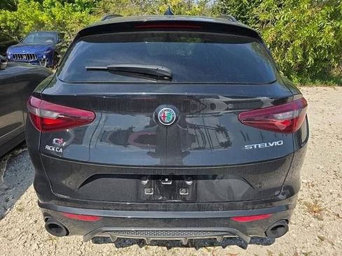 Used 2022 Alfa Romeo Stelvio Veloce image 8