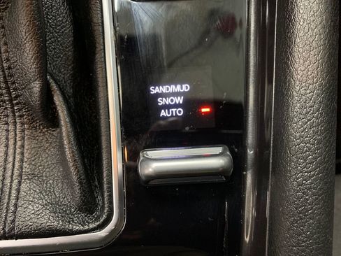 Used 2023 Jeep Compass Sport image 28